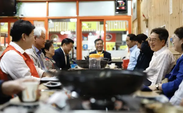김동연 경기도지사, 파주 문산자유시장 방문… 통큰세일 확대·DMZ 평화관광 홍보 강화 약속