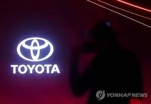 日, 간선 물류 노선에 수소트럭 1천여대 투입 추진…도요타 등 참여