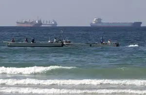 미군 13일부터 해협 통제 개시…이란 "강경 대응"에 확전 우려 고조