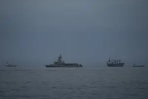 [속보] 英해사무역기구 "이란 혁명수비대, 유조선 발포"…선박·승무원은 안전