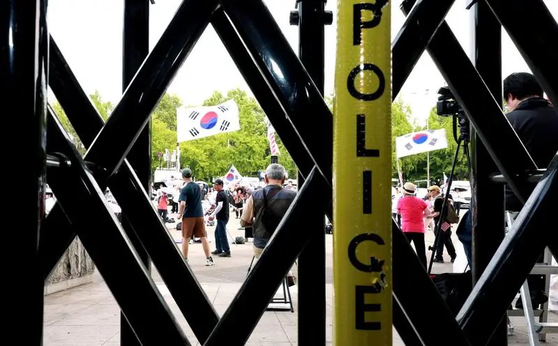 개표소 봉쇄 시위 보름째…뜨거운 감자 '강제해산'에 2030 의견 엇갈려