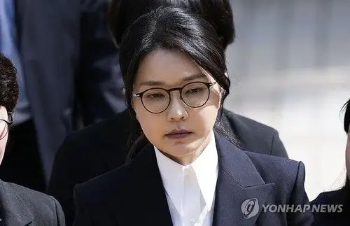 '매관매직' 김건희 1심 징역 7년 선고..."위법성 인식하며 은폐"