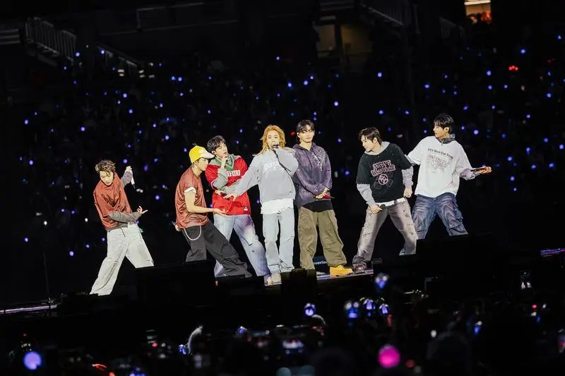 방탄소년단, 英 앨범차트 15주 연속 톱40…르아캣 '아바미' 싱글차트 44위