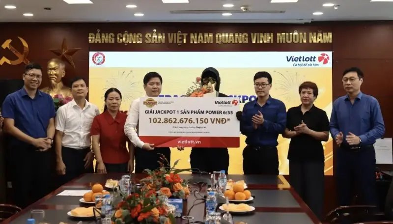 베트남서 57억원 복권 당첨된 한국인.. 지역사회에 8000여만원 기부