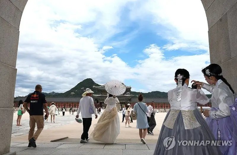 "BTS 보고 성수동 찍고"...인니 관광객이 가장 선호하는 해외여행지 '서울'