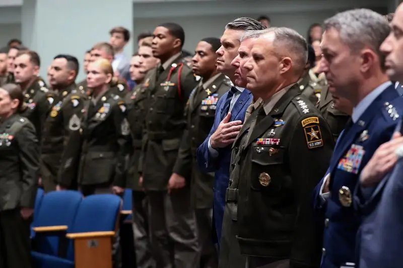 미군 수뇌부, 반년 넘은 이란전쟁에 경고 '내년까지 끌면 위험'