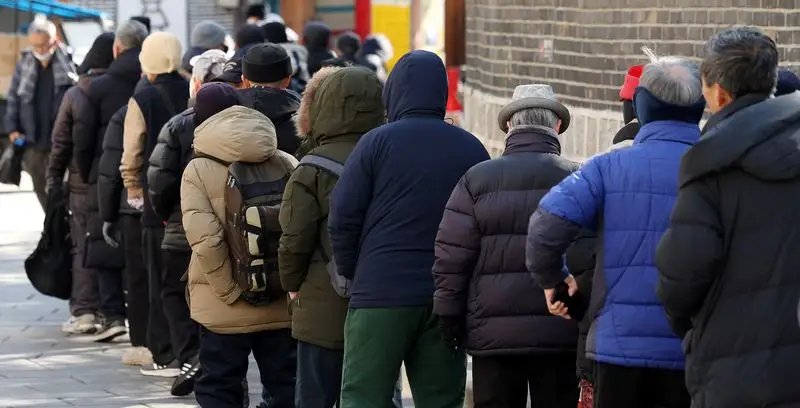 "2060년 한국, 日 넘어 세계 최고령국 된다"... 美 인구조사국 보고서