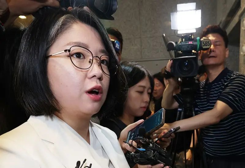 용혜인, 경단녀를 '경력보유여성'으로 바꾸자는데 '기권'