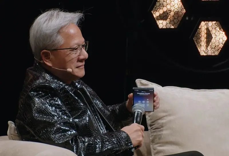 젠슨 황, 'AI 종말론' 힌턴에 "그런 예측 그만하라"
