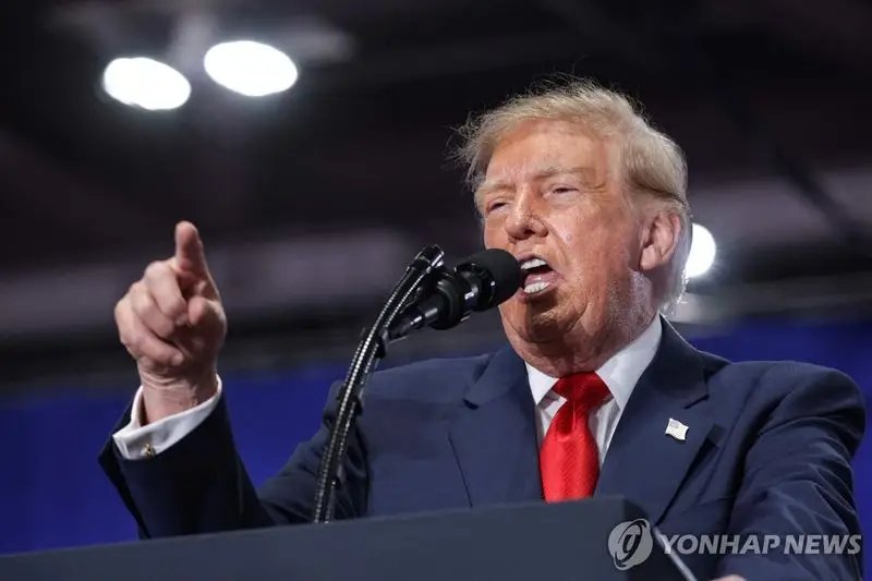 트럼프, 노벨평화상 수상자에 "들어본 적도 없는 사람"..."내가 남북한 전쟁 막아"