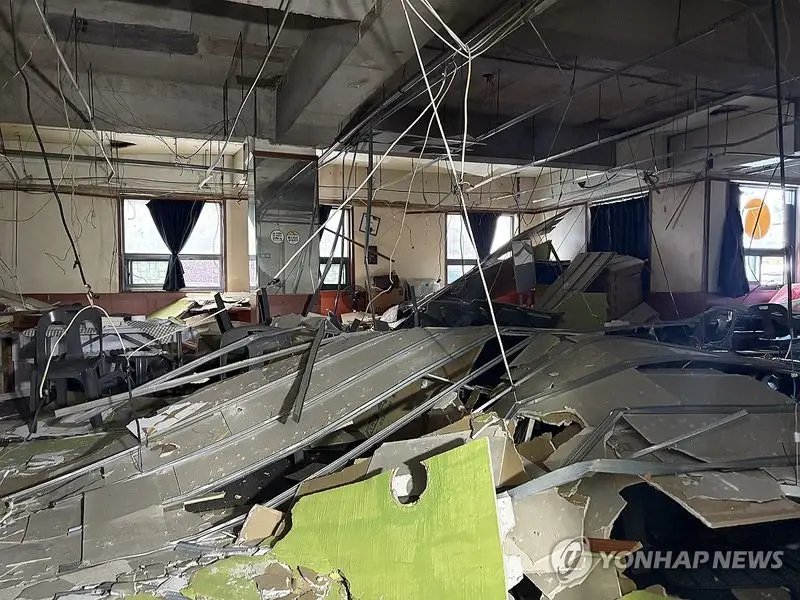 "천장이 파도처럼 우르르…죽는 줄" 대구 붕괴사고 아찔했던 순간