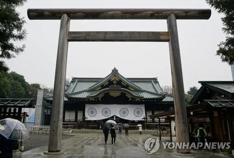 야스쿠니 참배할까? 가을 제사 앞둔 다카이치에 쏠린 눈